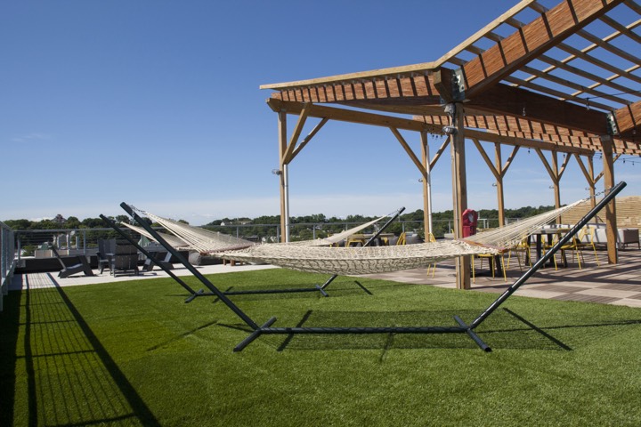 19 Day, South Norwalk CT — Rooftop hammock area