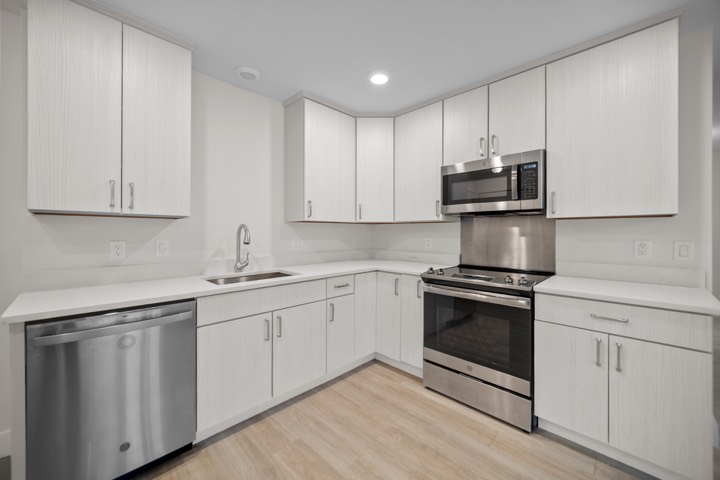 50 Six Calvert, Harrison NY — Kitchen detail