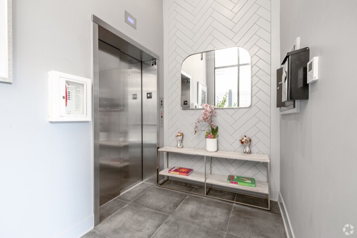 12 Purdy, Rye NY — Lobby