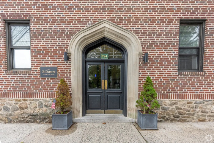 The Biltmore, Rye NY — Main entrance